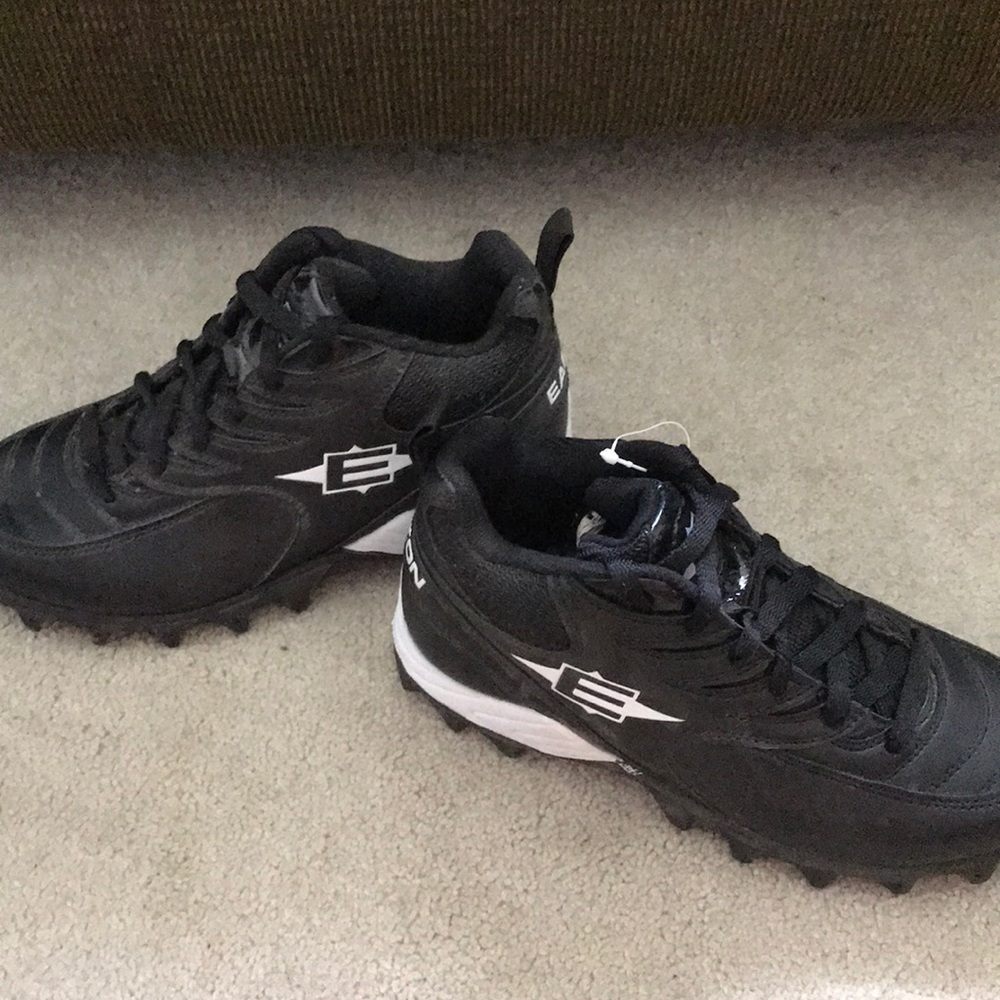 Boys baseball cletes